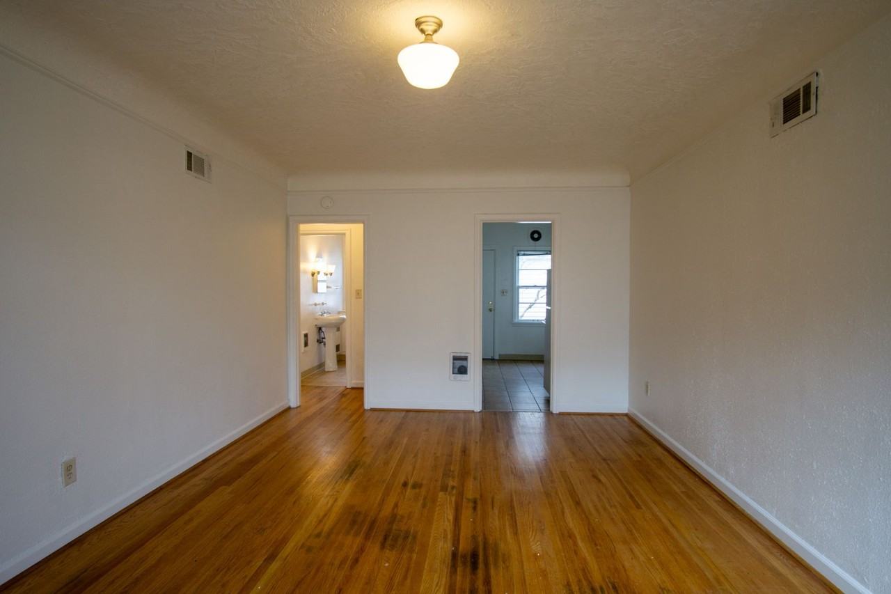 1632 Ne Prescott St #5 - Photo 4 of 12