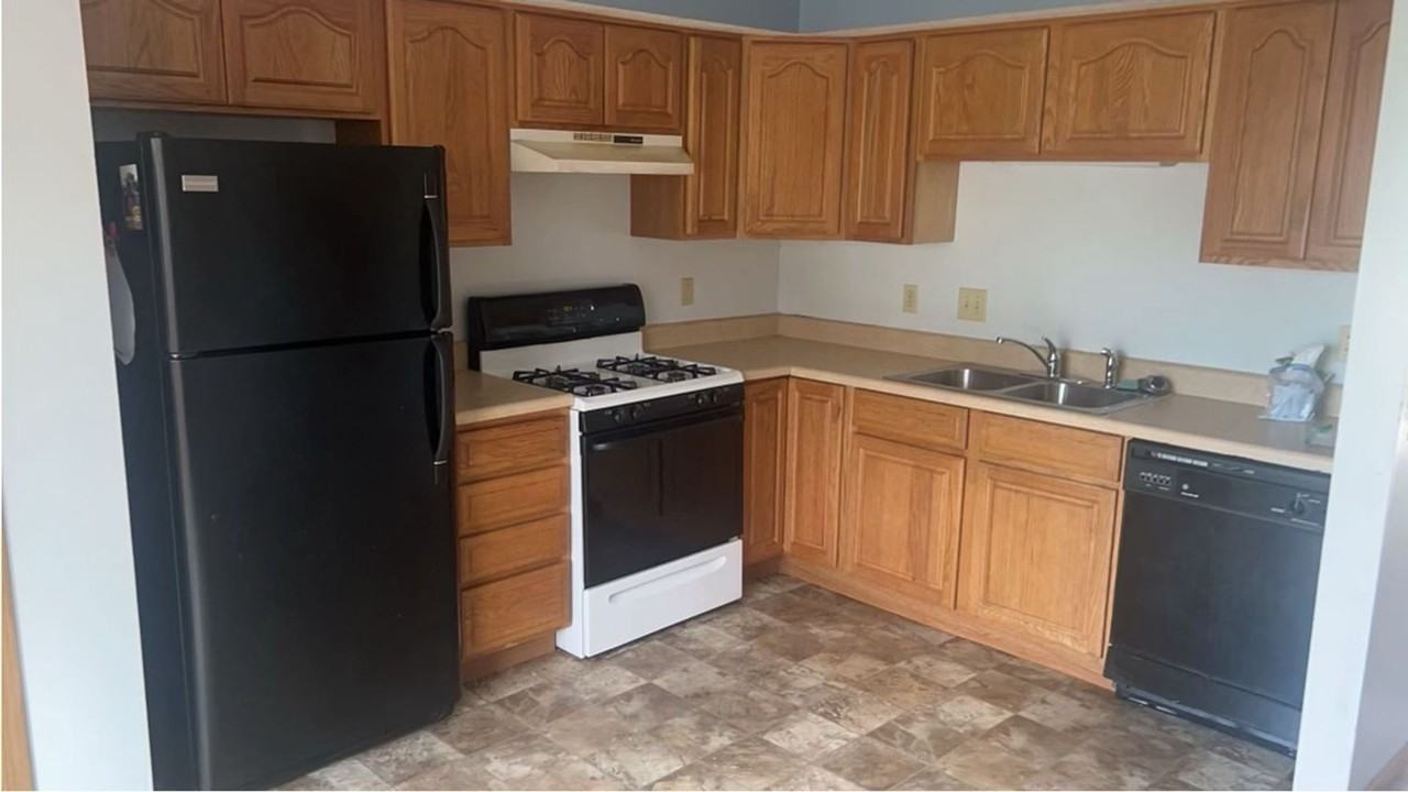 10399 High St - Photo 3 of 6