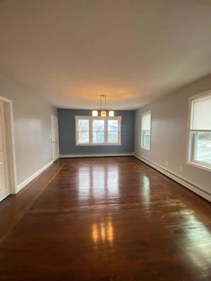 10 Weeks Street - Photo 2 of 9