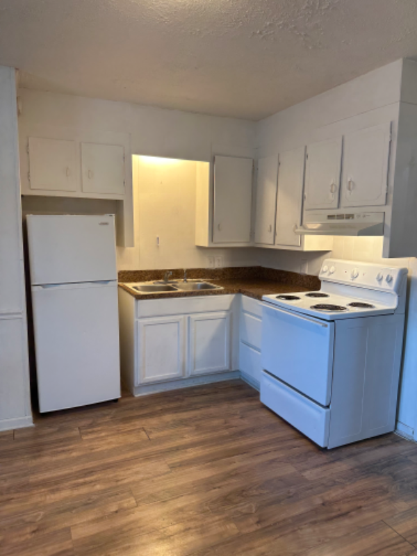 1923 Norwood St Sw #301 - Photo 3 of 11