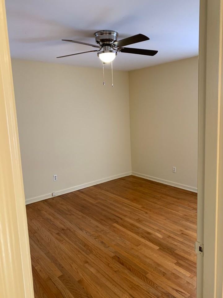 182 Riverdale Dr - Photo 5 of 8