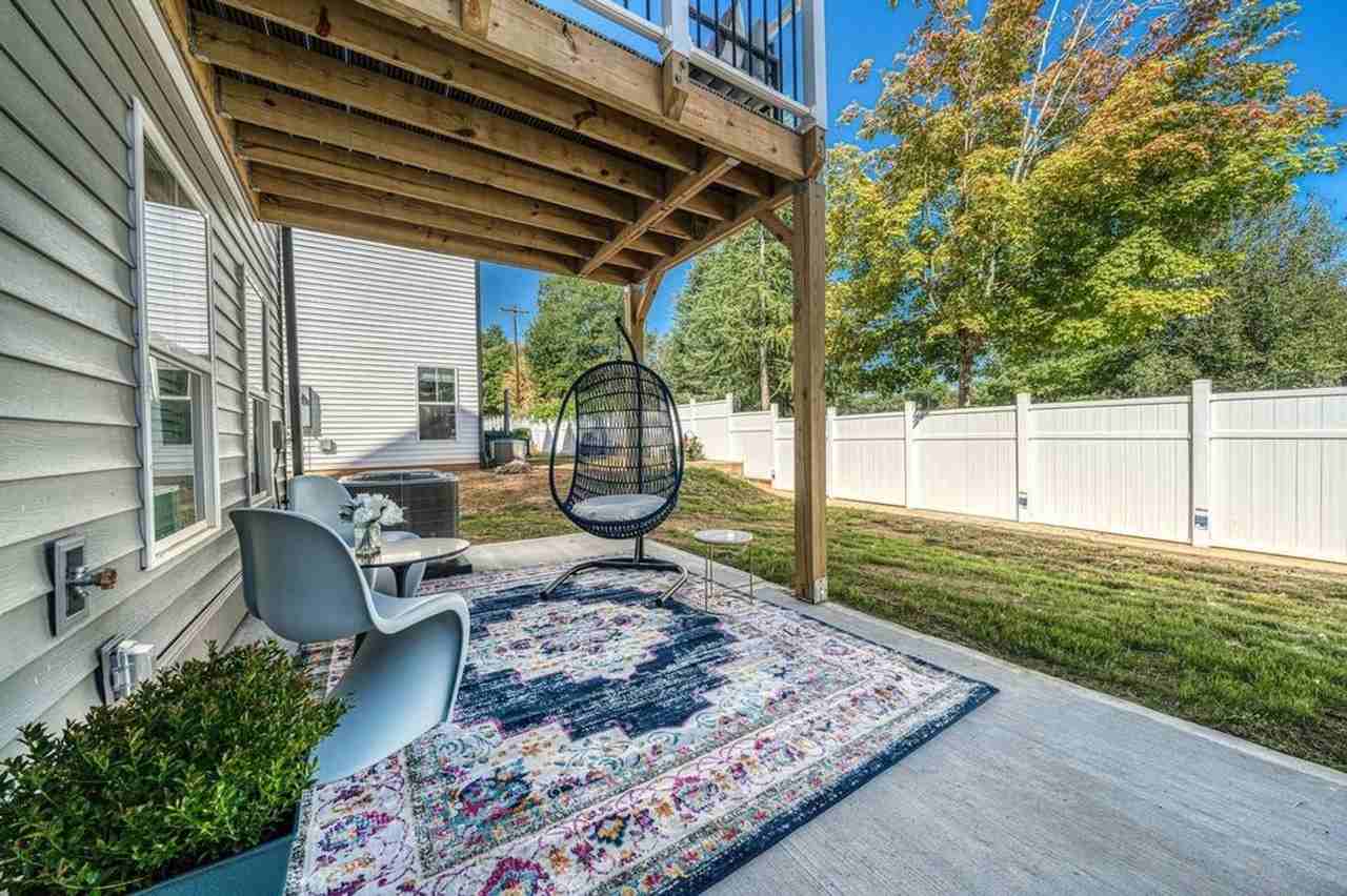 1522 Ervin Ln - Photo 3 of 17