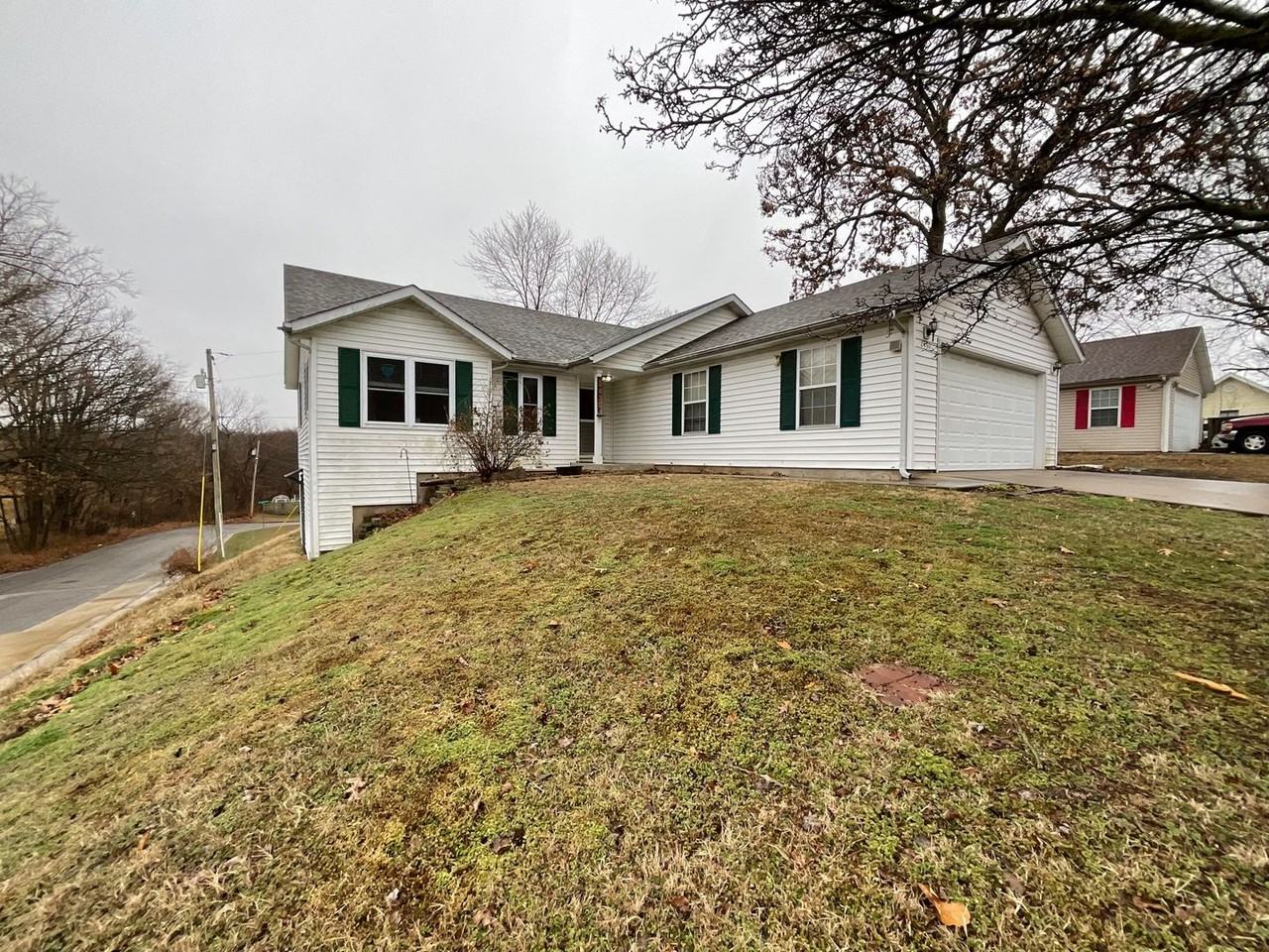 2430 E Manitou St - Photo 3 of 24