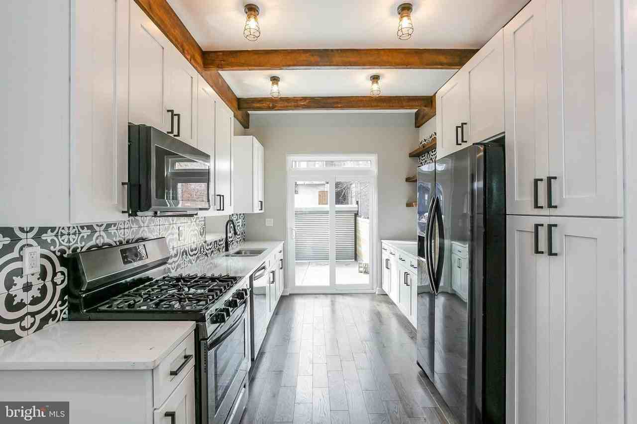 3118 W Montgomery Ave - Photo 3 of 17