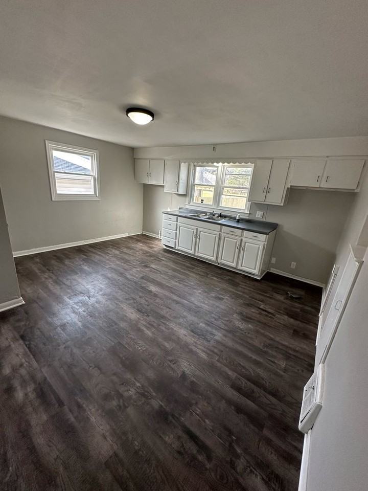 1329 Johnson St - Photo 5 of 16