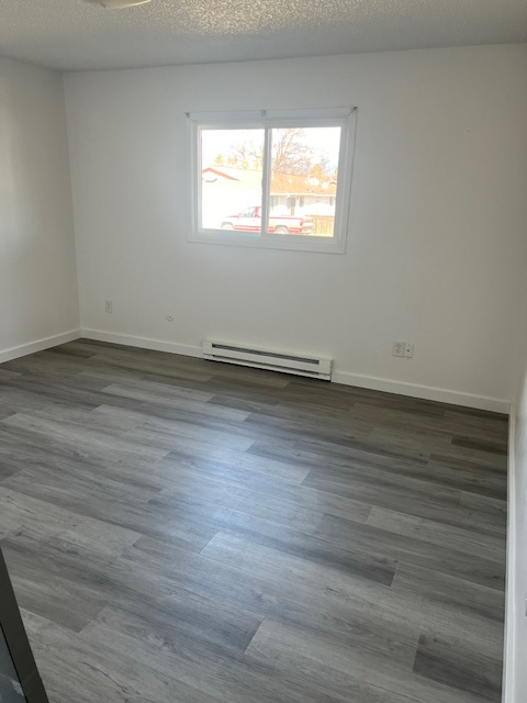 243 Barbara St - Photo 2 of 15