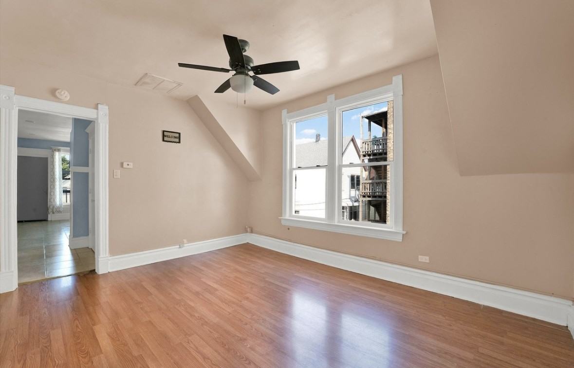 3728 W Mclean Ave #2 - Photo 3 of 10