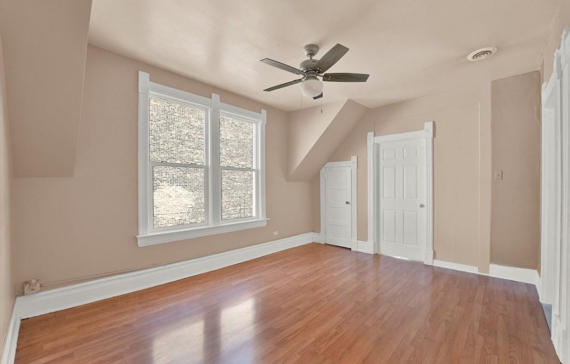 3728 W Mclean Ave #2 - Photo 4 of 10