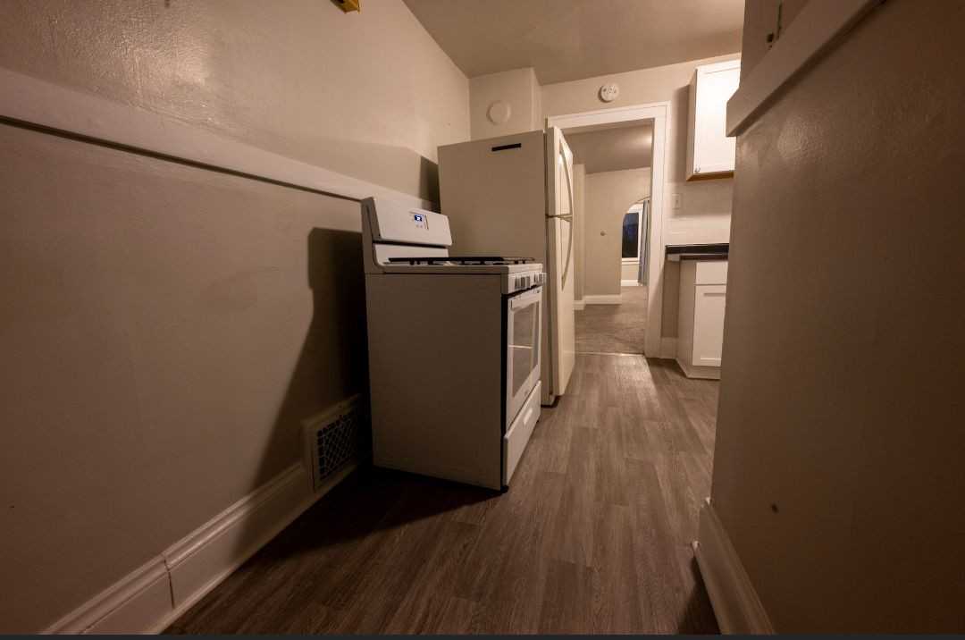 6818 32nd Ave - Photo 3 of 10