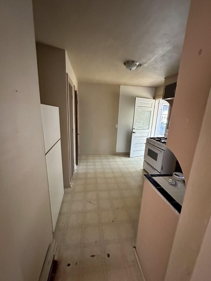 1517 Cherry Ave Ne #B - Photo 2 of 15