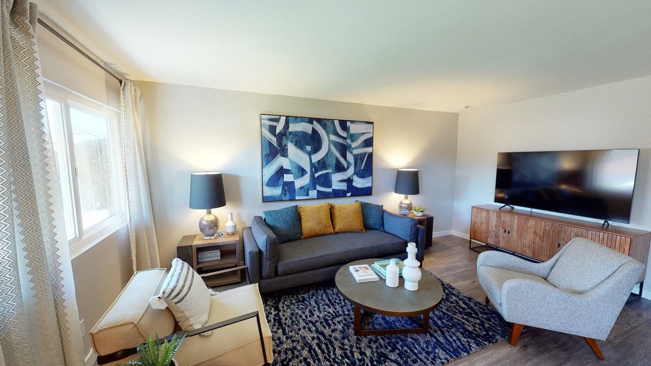 Vercanta Newport Beach - Photo 2 of 37