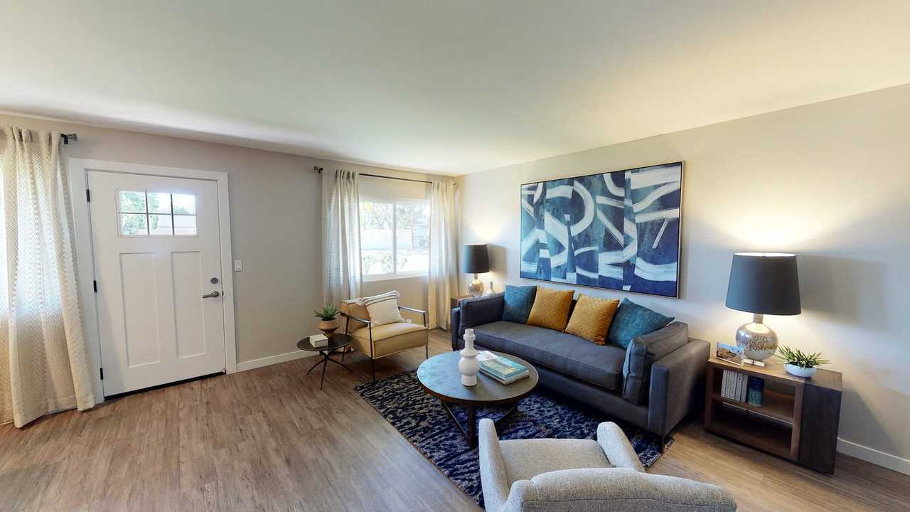 Vercanta Newport Beach - Photo 4 of 37