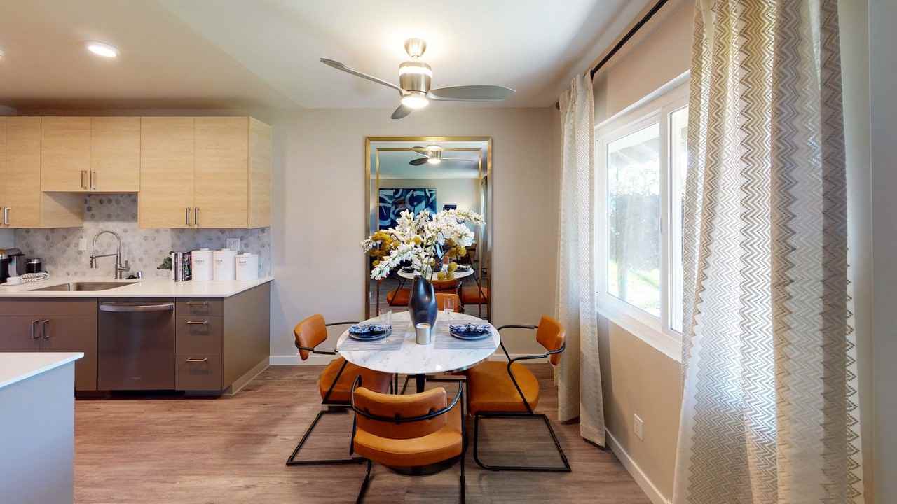 Vercanta Newport Beach - Photo 7 of 37