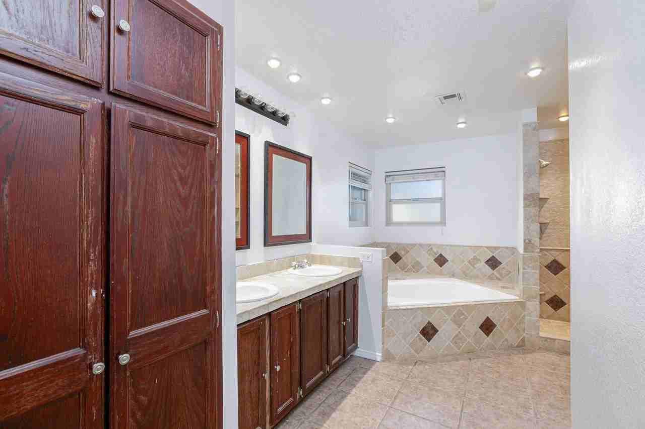 Lorna Dr - Photo 5 of 14