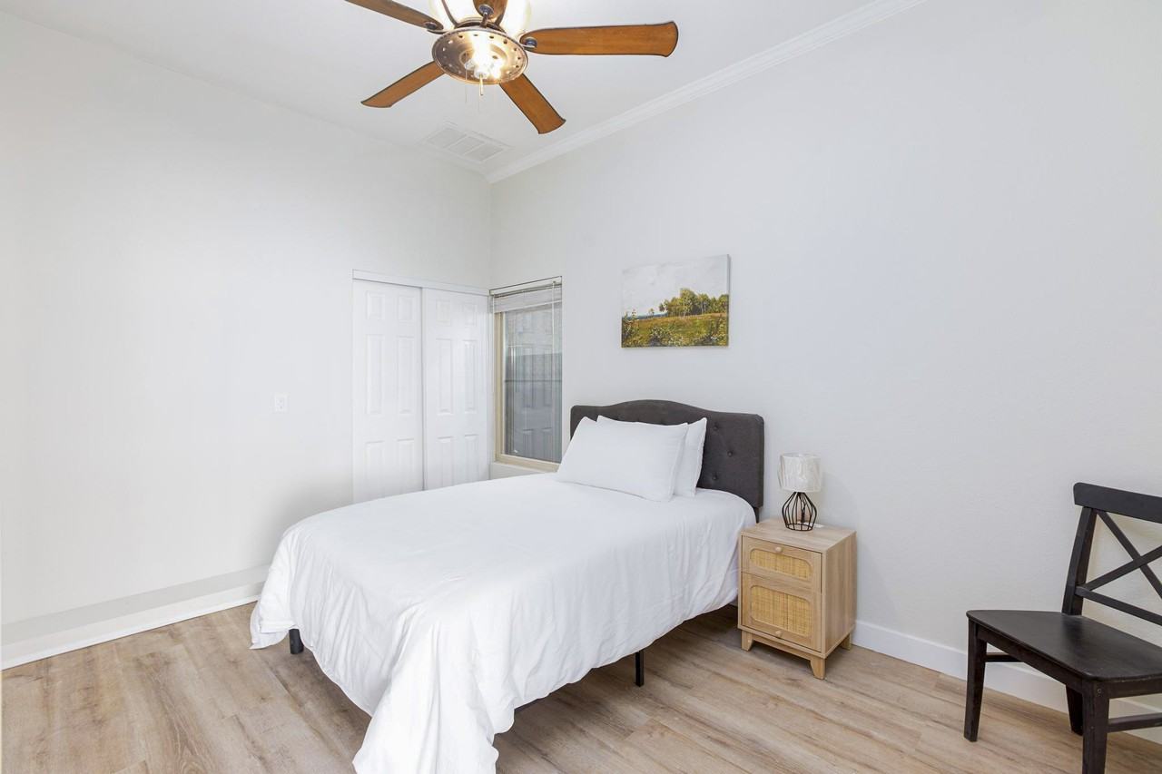 Lorna Dr - Photo 7 of 14