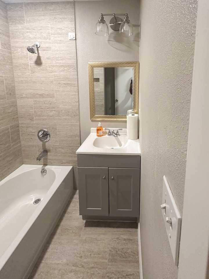 Bentham Ct - Photo 4 of 11