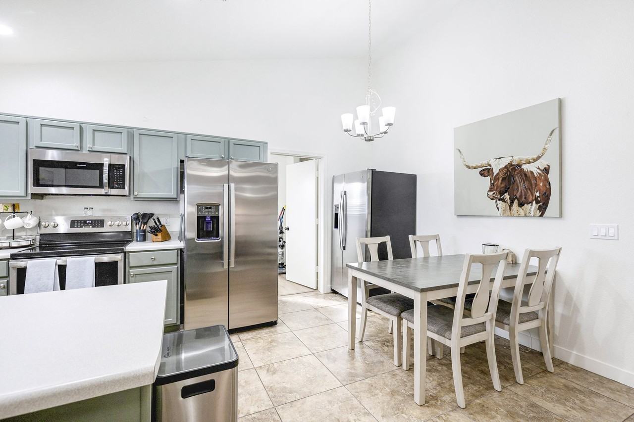 E Ellis St - Photo 5 of 12