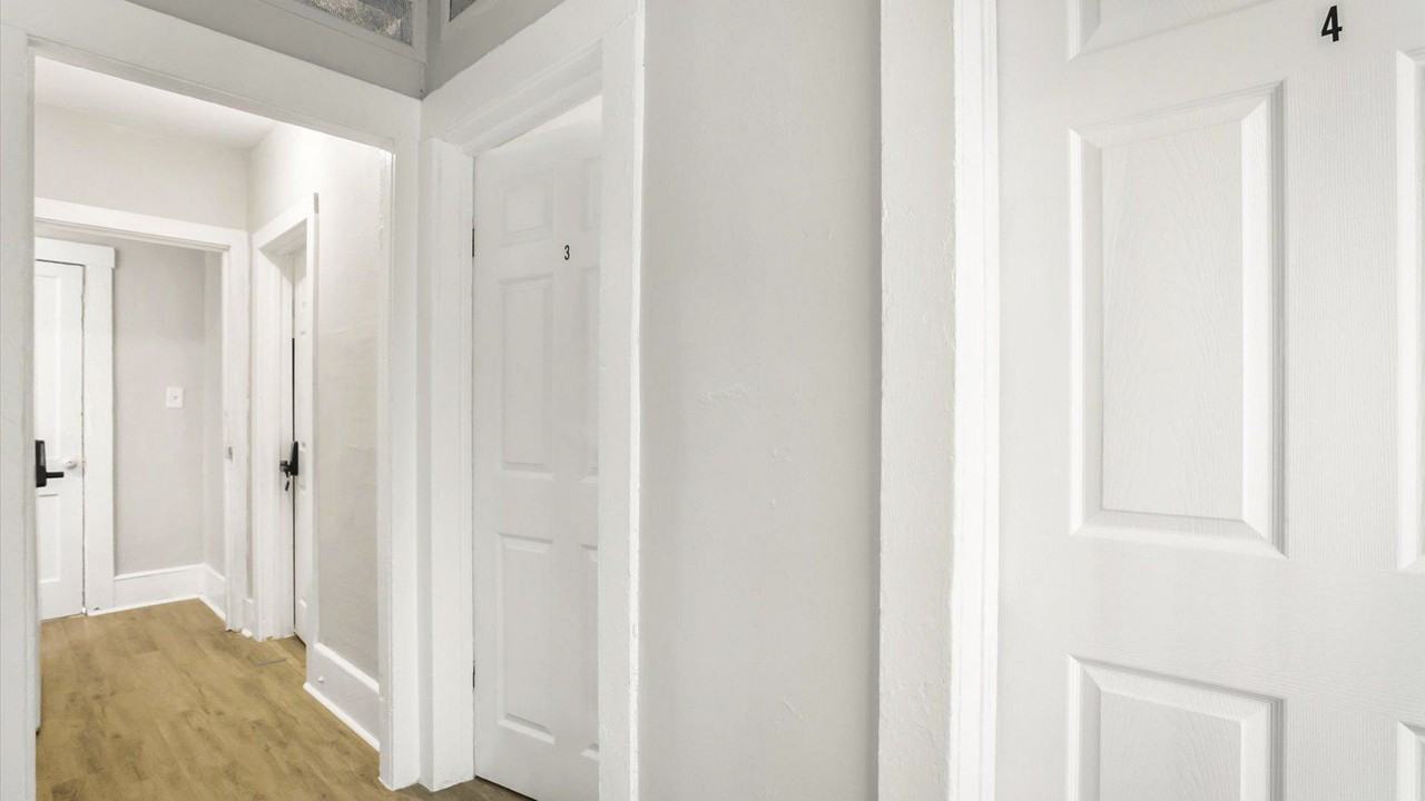 W 11th St - Photo 4 of 16