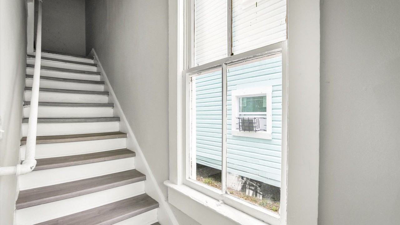 W 11th St - Photo 5 of 16