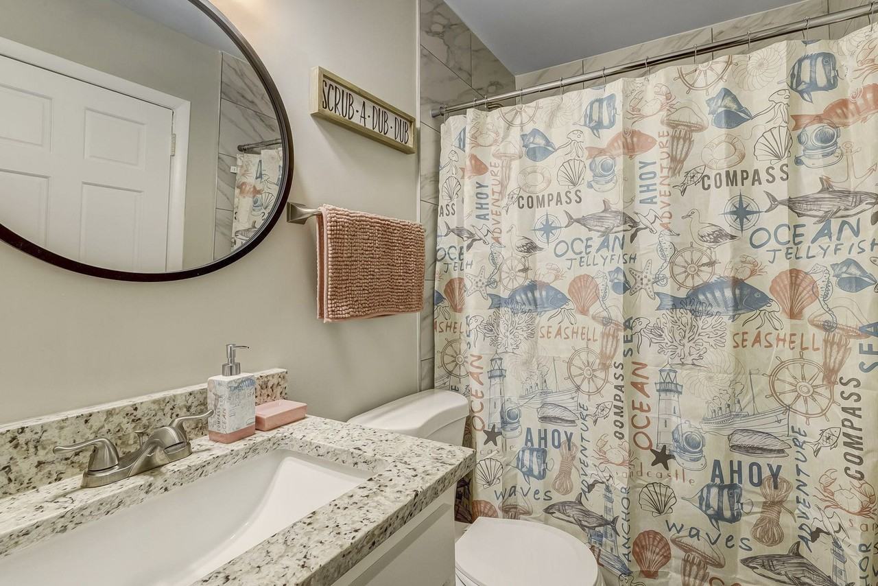 Peter Pan Place - Photo 4 of 17