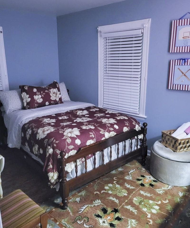 Hayes Street Northeast - Photo 5 of 7