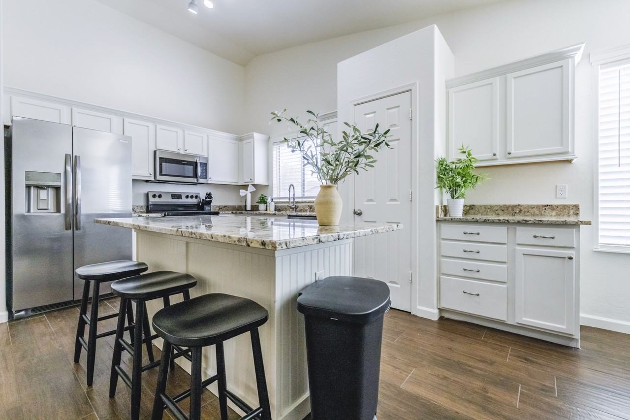 N Garrison - Photo 6 of 10