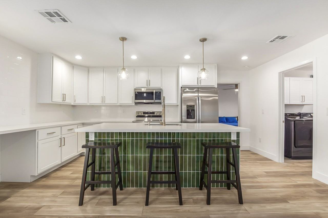 W Rosewood Ln - Photo 7 of 13