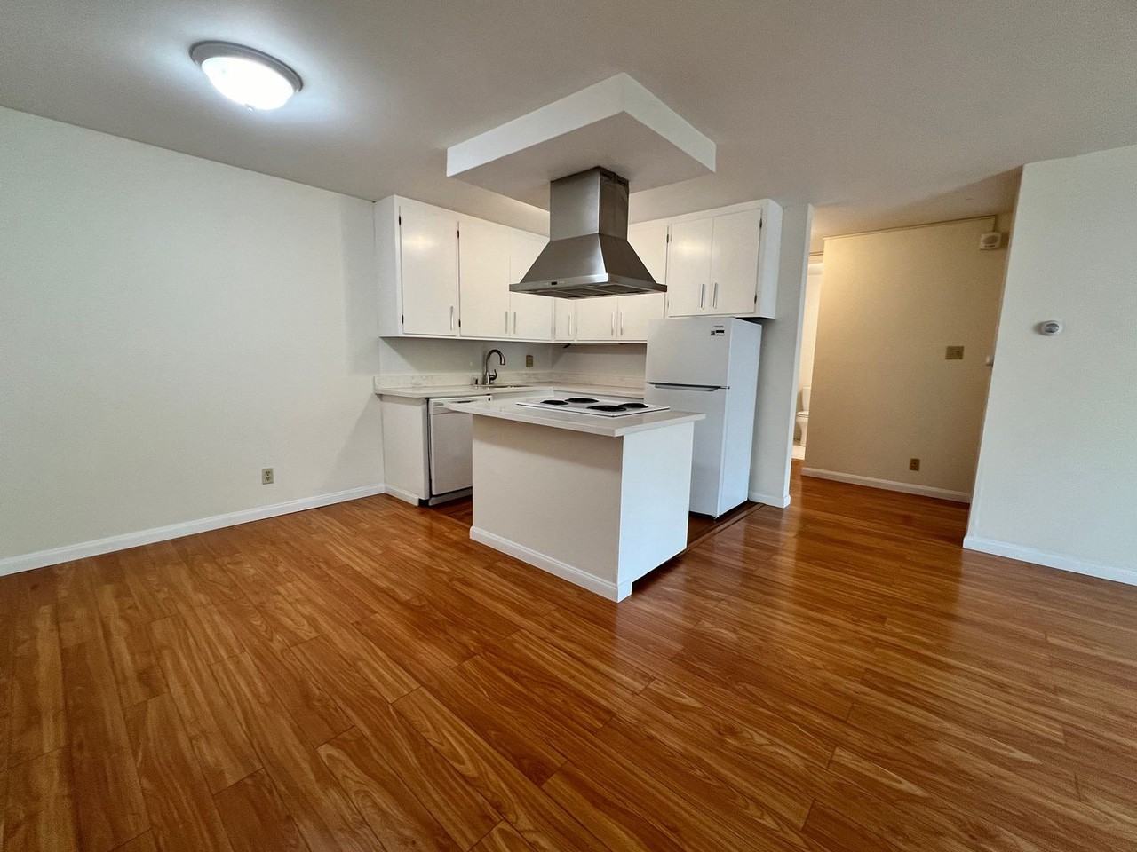 650 LAKE - Photo 2 of 15