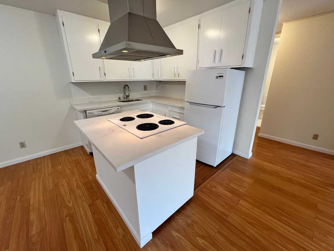 650 LAKE - Photo 3 of 15