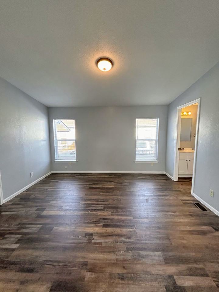 37 Sunlight Ave - Photo 4 of 12