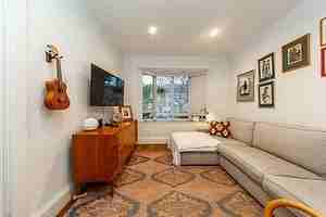 94 Hanson St - Photo 3 of 25