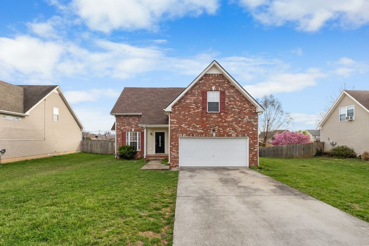 1566 Autumn Dr - Photo 2 of 40