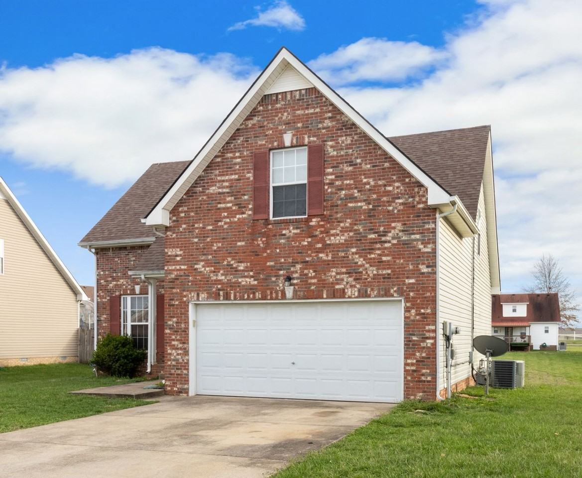 1566 Autumn Dr - Photo 3 of 40