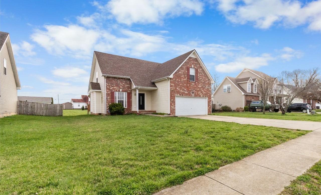 1566 Autumn Dr - Photo 5 of 40