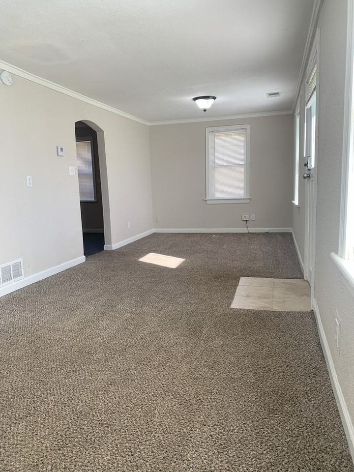 8940 Oak St - Photo 4 of 22