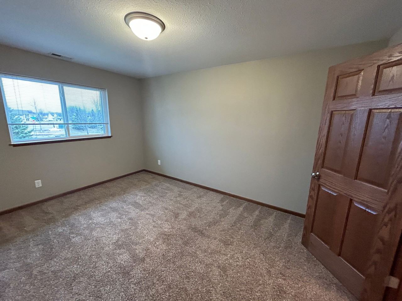 Stadium Commons Townhomes - Photo 4 of 33