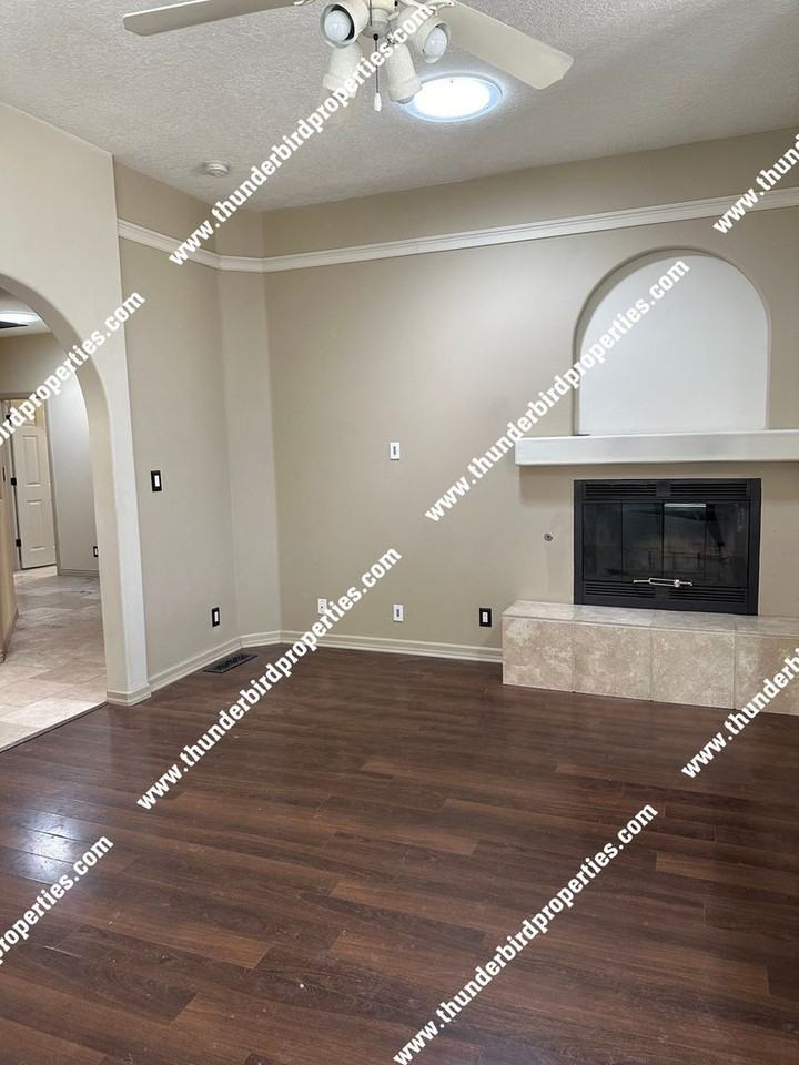 320 Serenity Ct Se - Photo 3 of 18