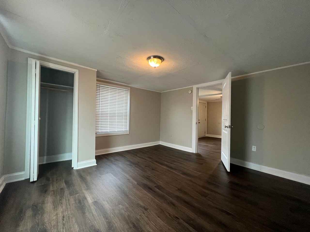 402 N Broad St - Photo 7 of 7