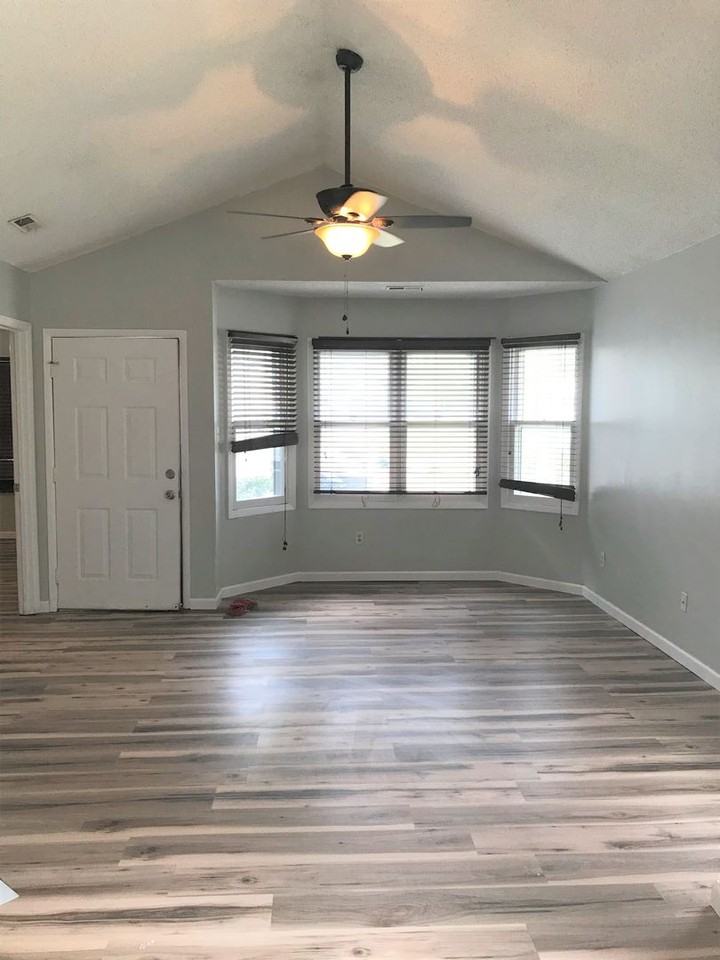 112 Basswood Ct - Photo 2 of 10