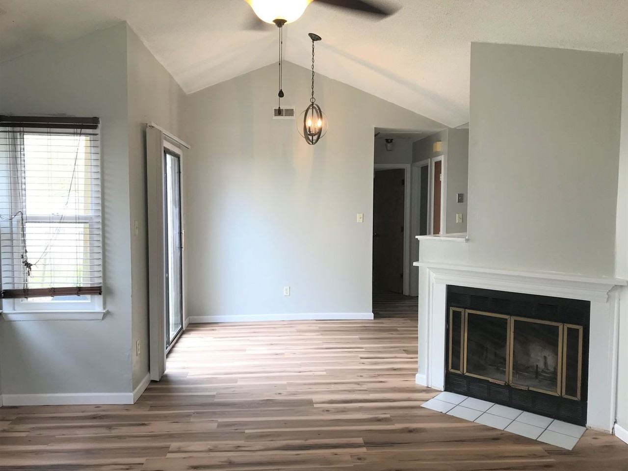 112 Basswood Ct - Photo 3 of 10