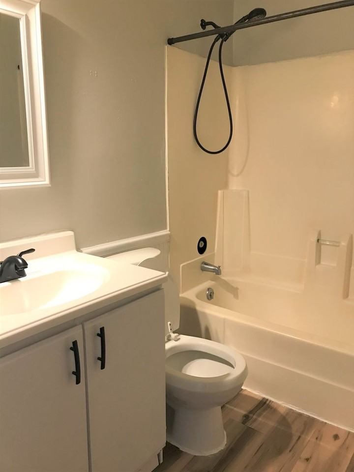 112 Basswood Ct - Photo 7 of 10