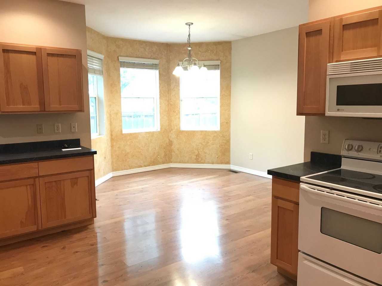 226 E River Rock Rd - Photo 5 of 38