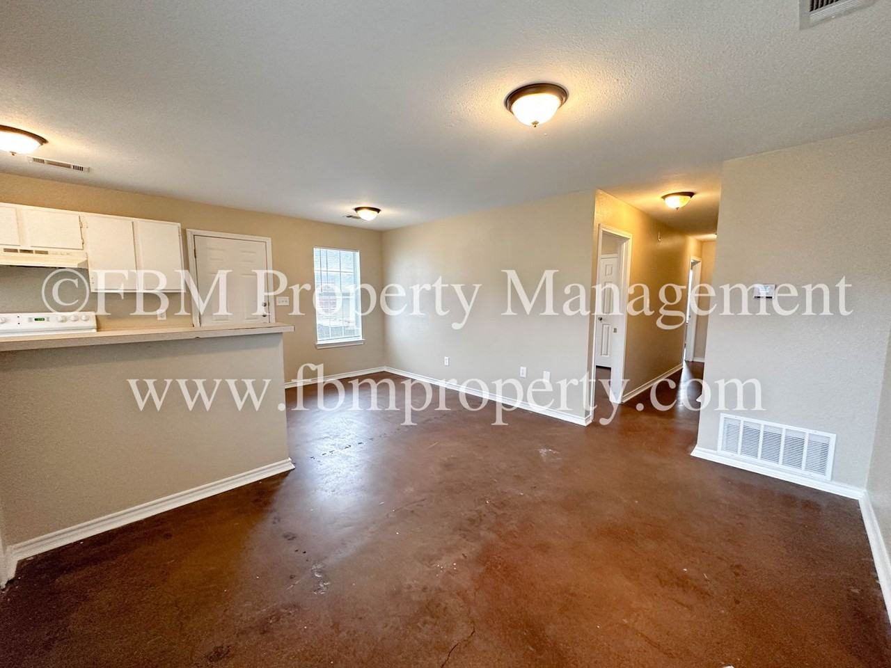 205 W Lamar St - Photo 3 of 13