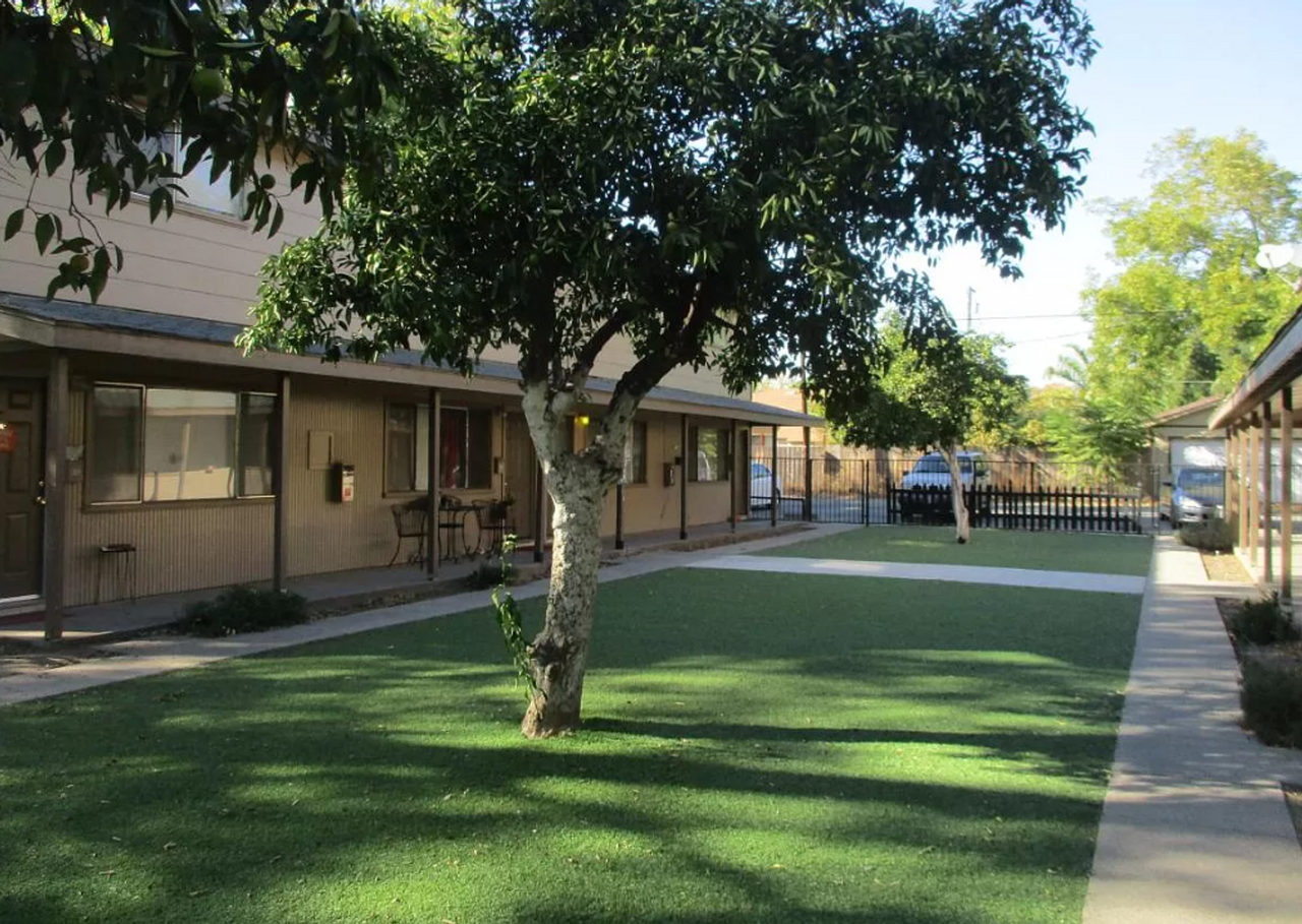 826 Pomona Ave - Photo 4 of 4