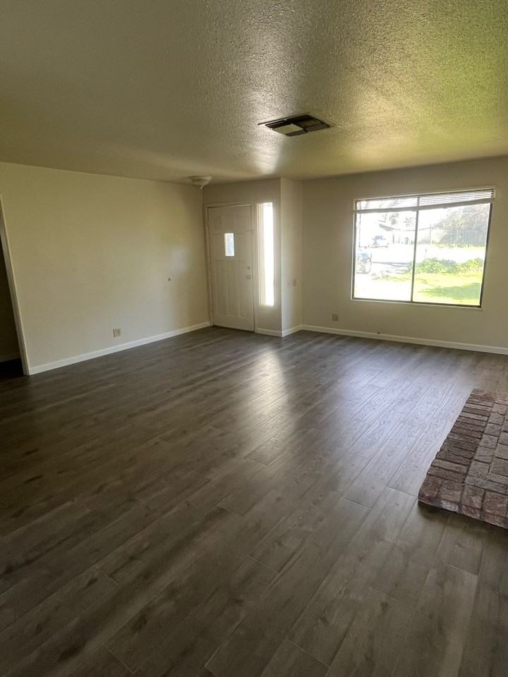 5 Courtland Cir - Photo 4 of 15