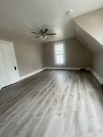 featured image of 403 W 6th St