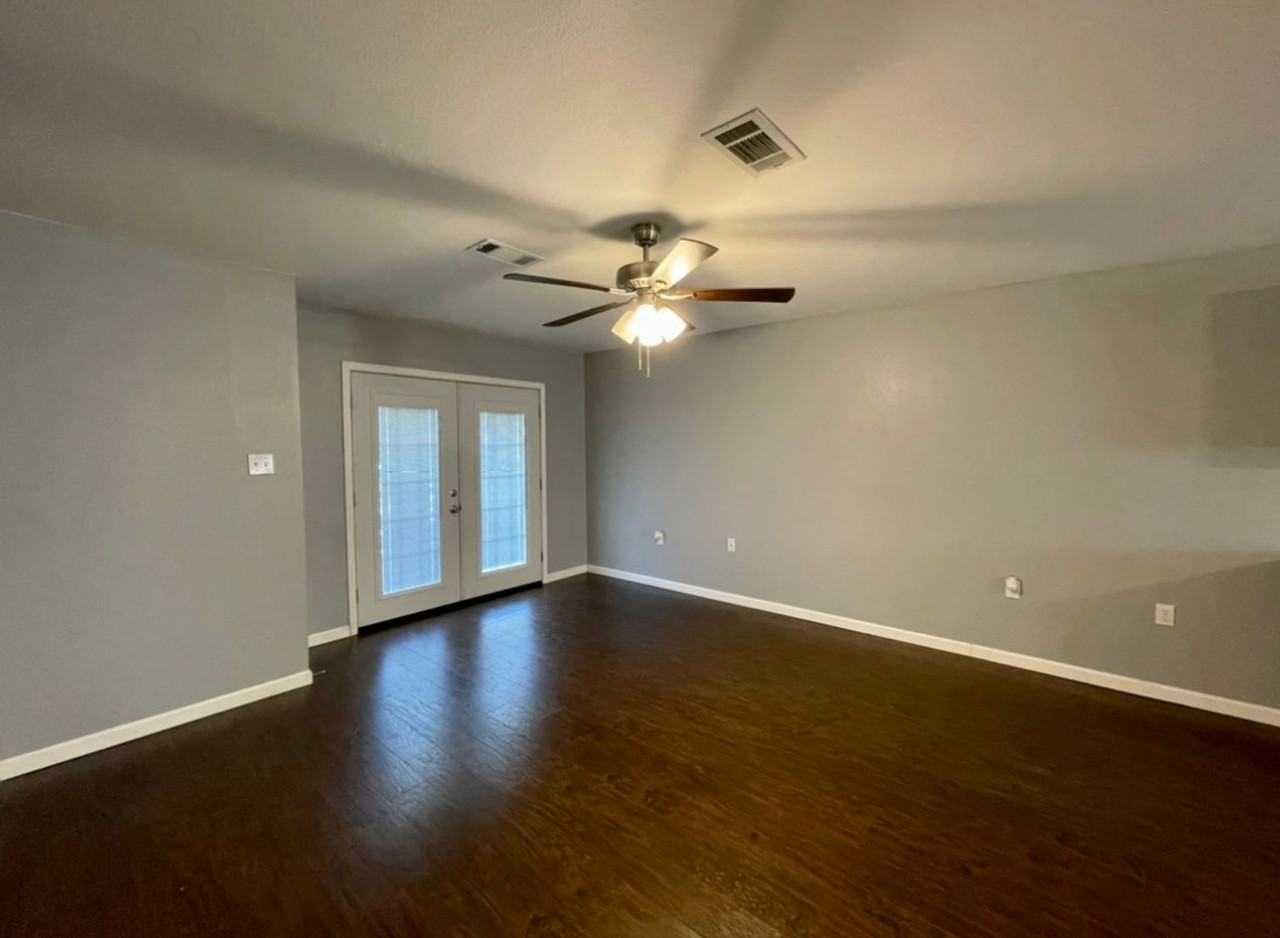 2311 Avenue G - Photo 3 of 17