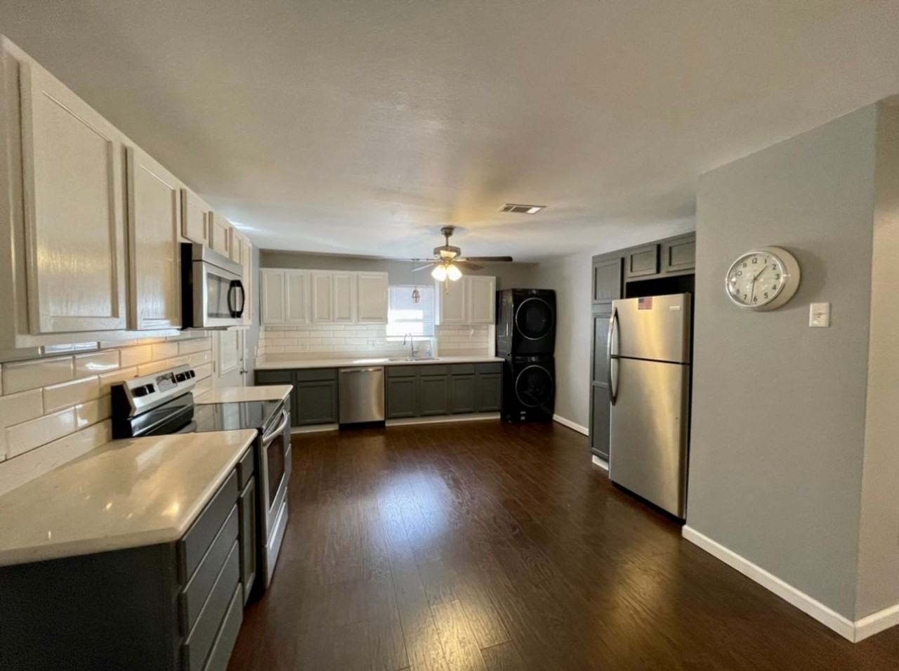 2311 Avenue G - Photo 4 of 17