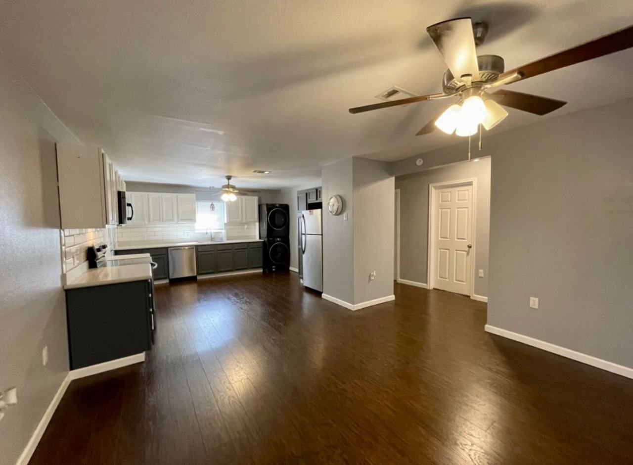 2311 Avenue G - Photo 5 of 17