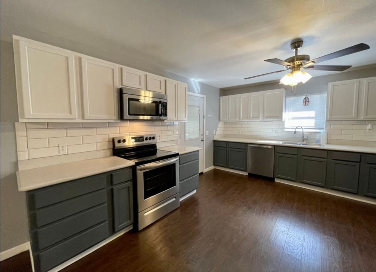 2311 Avenue G - Photo 6 of 17